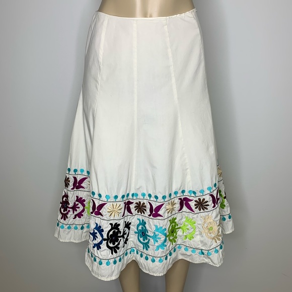 Sunny Leigh Dresses & Skirts - SUNNY LEIGH Cream Embroidered A-Line Skirt Size 4